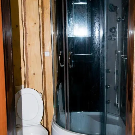 Gutsul Krai Bed & Breakfast *
