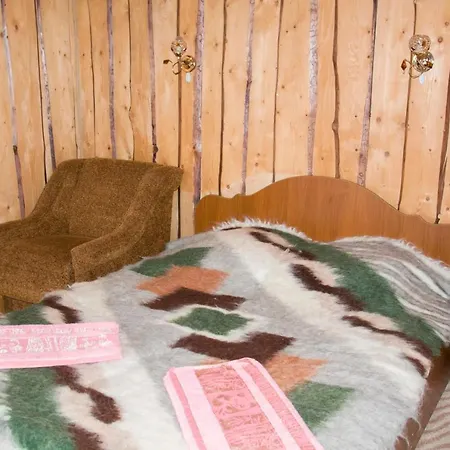Gutsul Krai Bed & Breakfast *