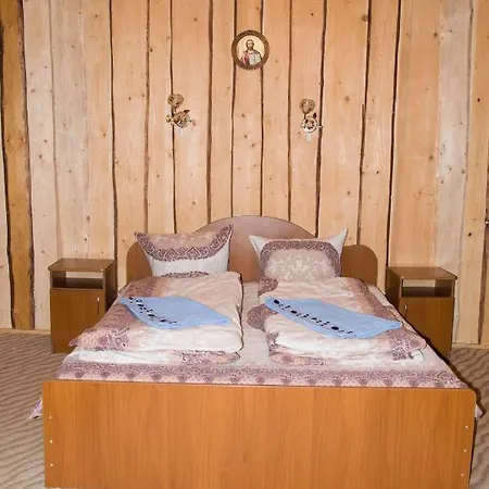 Gutsul Krai Bed & Breakfast
