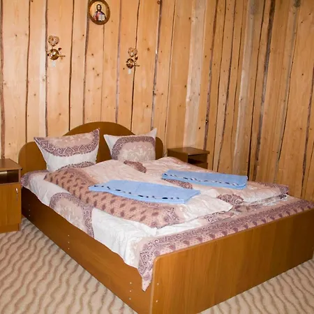 Gutsul Krai Bed & Breakfast *